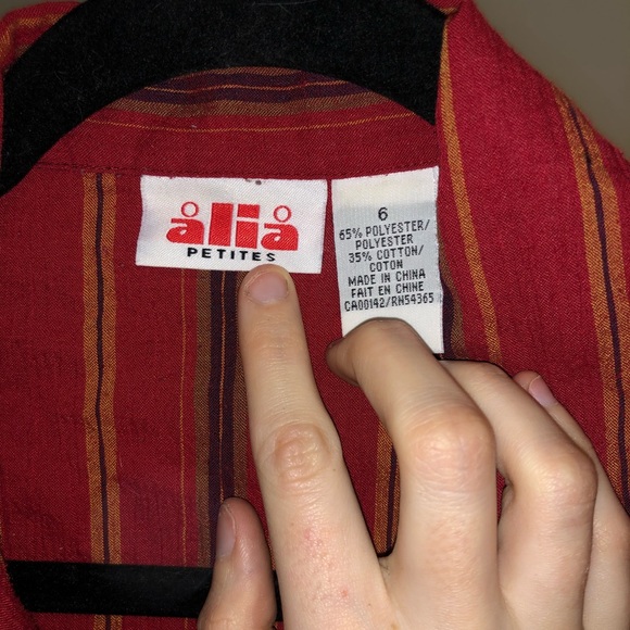 Button Up Vertical Stripped Blouse - Picture 3 of 4